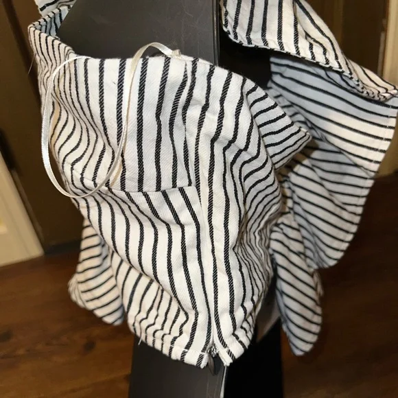 NWT Future Collective Black White Striped One-Shoulder Ruffle Top Size S - Picture 8 of 12